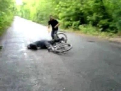 Záber z videa vraždy Sergeia Yatzenka, zdroj: en.namu.wiki