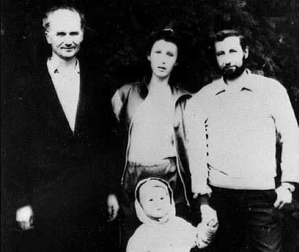 Andrej Čikatilo s dospelou dcérou Lyudmilou, jej manželom a dieťaťom, zdroj: Quora 
