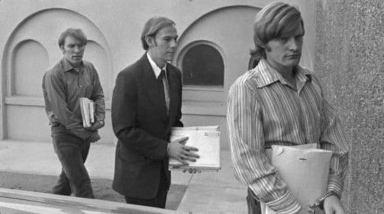 Únoscovia cestou k súdu, zdroj: Los Angeles Times