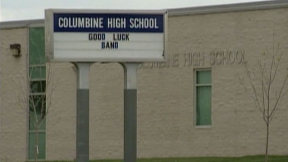 Columbine High School, zdroj: KTLA